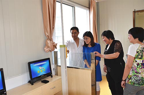 “健康小屋”中医味儿浓 “健康小屋”中医味儿浓